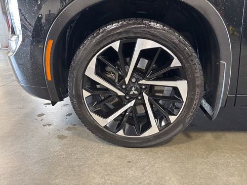Used 2023 Mitsubishi Outlander SEL image 9