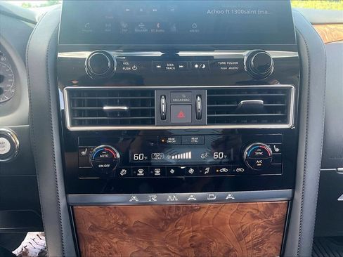 Used 2024 Nissan Armada SL w/ Captain's Chairs Package AWD/4WD image 17