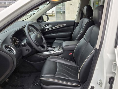 Used 2019 INFINITI QX60 Luxe w/ Essential Package image 4