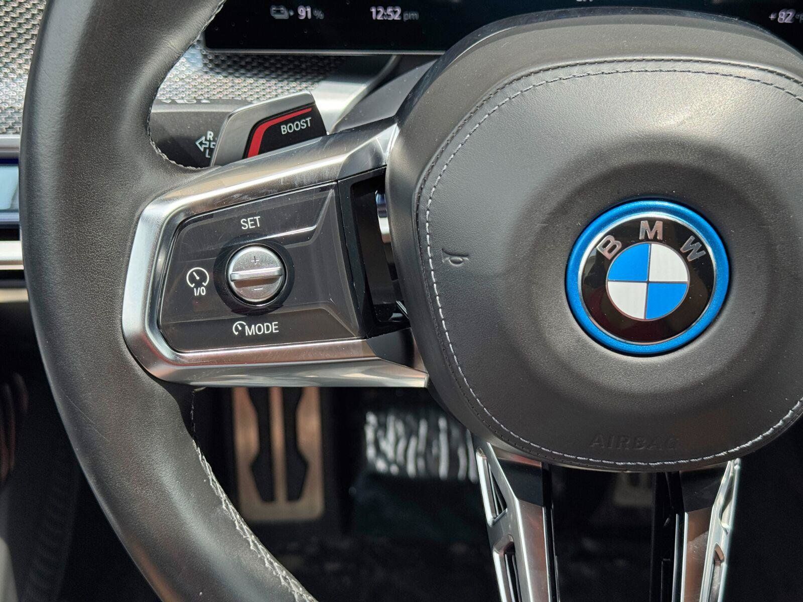 Used 2024 BMW i7 eDrive50 w/ M Sport Package RWD image 23