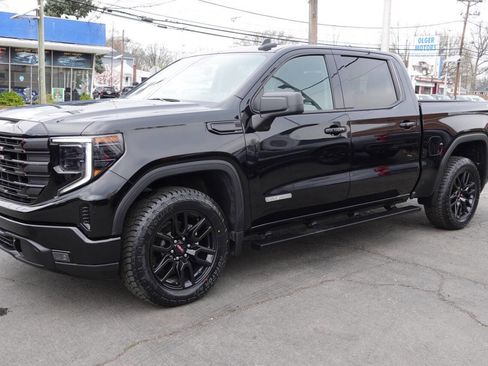 Used 2024 GMC Sierra 1500 Elevation AWD/4WD image 2