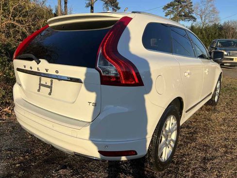 Used 2016 Volvo XC60 T5 Premier w/ Proximity Package image 14