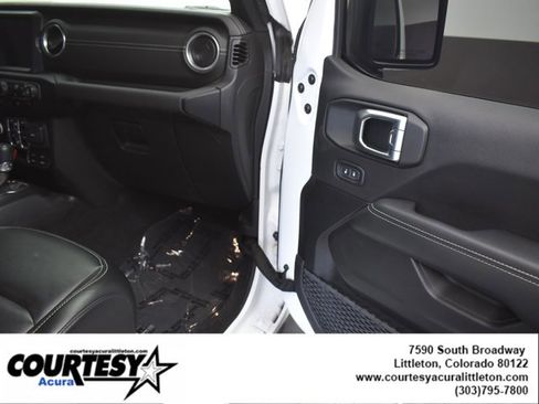 Used 2023 Jeep Wrangler Sahara w/ Cold Weather Group image 28