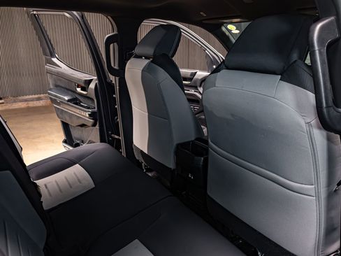 Used 2024 Toyota Tacoma TRD Off-Road image 26