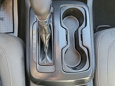Used 2022 Chevrolet Colorado W/T RWD image 9