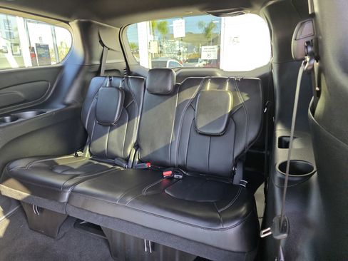 New 2026 Chrysler Pacifica Select image 13
