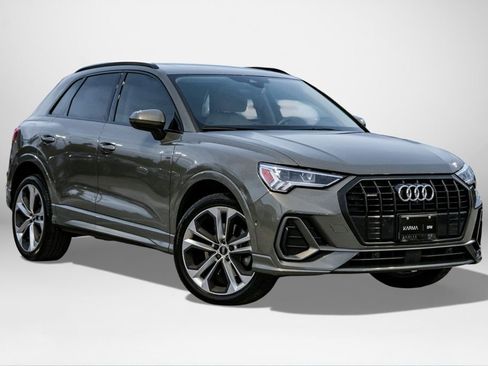 Used 2020 Audi Q3 2.0T Prestige w/ Prestige Package image 4