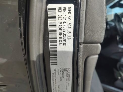 Certified 2020 Jeep Grand Cherokee Overland image 38