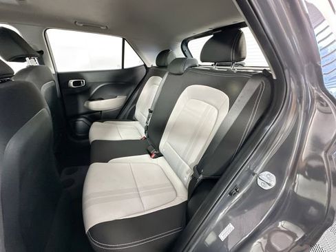 Used 2023 Hyundai Venue SEL image 24