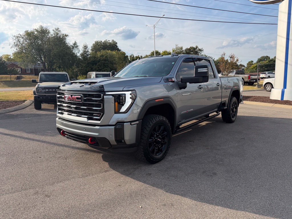 Used 2025 GMC Sierra 2500 AT4 w/ AT4 Premium Plus Package AWD/4WD image 3