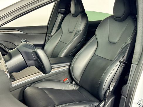 Used 2023 Tesla Model X image 21