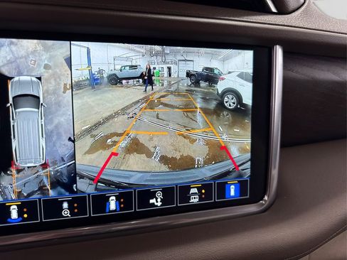 Used 2022 GMC Yukon Denali image 32