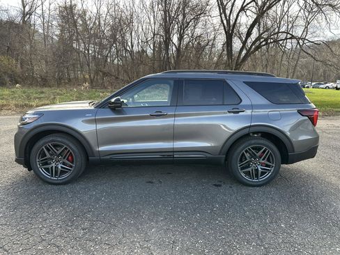 New 2026 Ford Explorer ST-Line w/ ST-Line Street Pack image 9