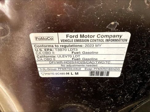 Used 2023 Ford Explorer Platinum w/ Technology Package AWD/4WD image 33