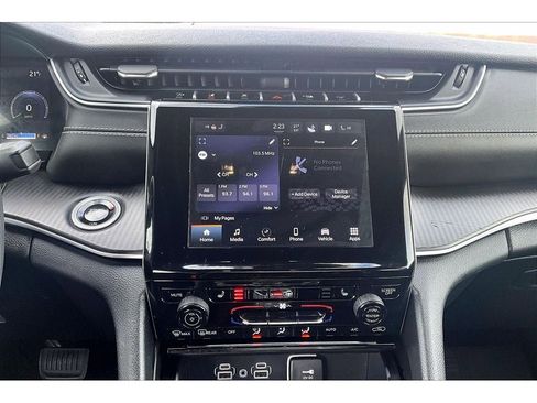 Used 2024 Jeep Grand Cherokee L Laredo image 7