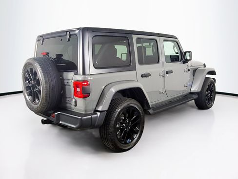 Used 2023 Jeep Wrangler Unlimited Sahara w/ Cold Weather Group AWD/4WD image 9