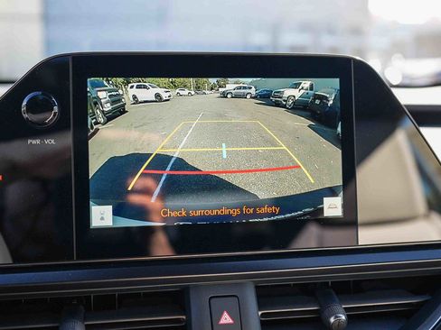 New 2026 Lexus UX 300h FWD image 22