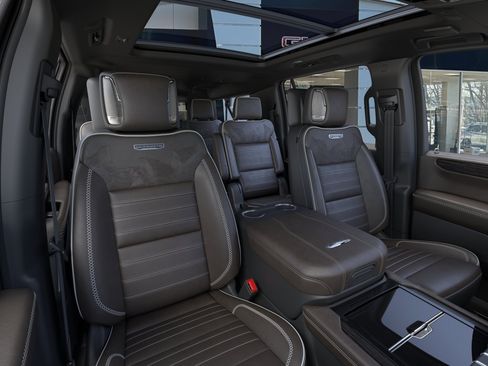 New 2026 GMC Yukon XL Denali Ultimate AWD/4WD image 16