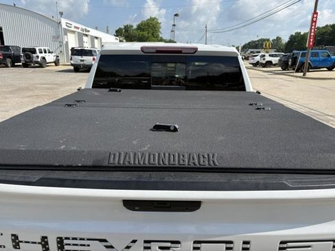 Used 2019 Chevrolet Silverado 1500 LT Trail Boss AWD/4WD image 9