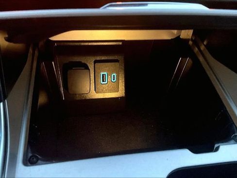 Used 2024 Ford Explorer XLT w/ Equipment Group 202A image 24