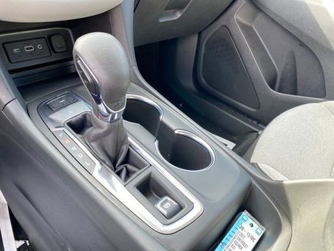 Certified 2022 Chevrolet Equinox LS w/ LS Convenience Package image 11