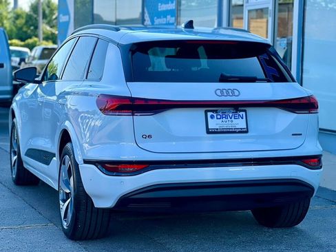 Used 2025 Audi Q6 e-tron Premium Plus w/ Premium Plus AWD/4WD image 37