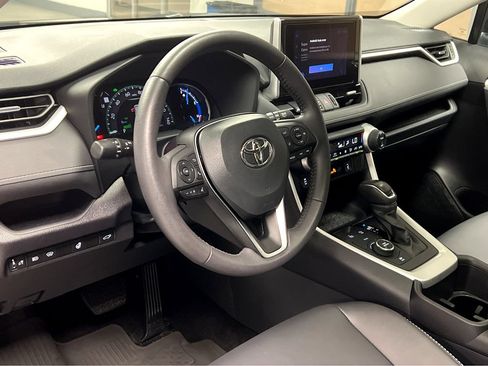 Used 2025 Toyota RAV4 XLE Premium w/ Weather Package AWD/4WD image 39