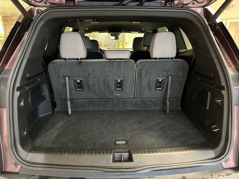 Used 2024 GMC Acadia Elevation image 28