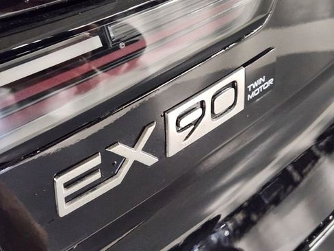 New 2025 Volvo EX90 Ultra w/ Protection Package Premier AWD/4WD image 13
