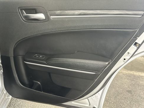 Used 2020 Chrysler 300 Touring w/ Sport Appearance Package image 32