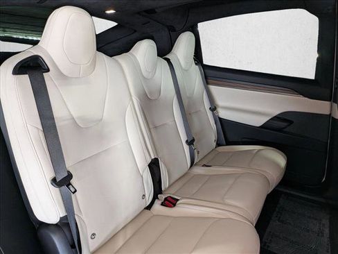 Used 2022 Tesla Model X image 20