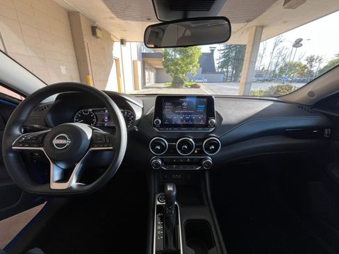 Used 2025 Nissan Sentra SV image 31