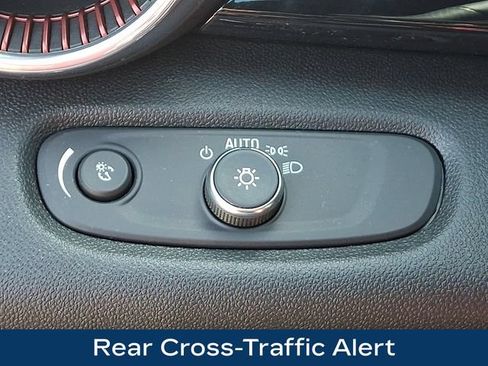 Used 2025 Chevrolet Trax RS w/ Driver Confidence Package FWD image 9
