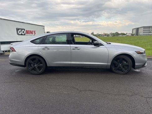 Used 2023 Honda Accord Sport image 13