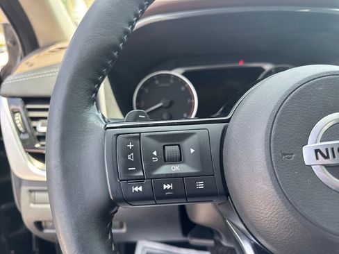 Used 2021 Nissan Rogue SV w/ Premium Package image 15