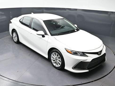 Used 2024 Toyota Camry LE FWD image 32