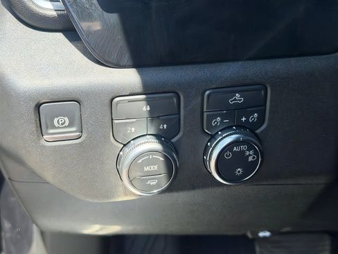 Used 2026 GMC Sierra 2500 SLE AWD/4WD image 17