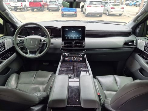 Used 2020 Lincoln Navigator L Reserve w/ Luxury Package AWD/4WD image 21