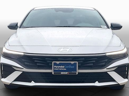 Certified 2025 Hyundai Elantra Sport FWD image 4