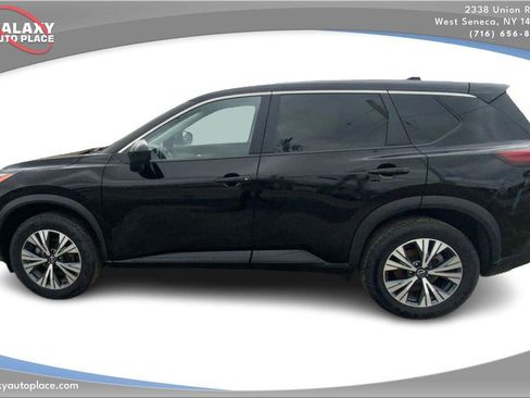 Used 2023 Nissan Rogue SV image 8