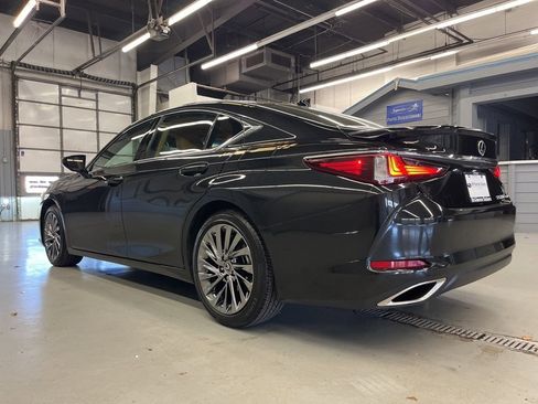 Used 2024 Lexus ES 350 Ultra Luxury w/ Accessory Package (Z2) image 5