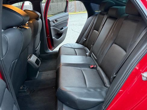 Used 2018 Honda Accord Sport image 15