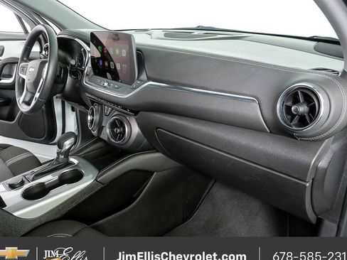 Used 2025 Chevrolet Blazer LT image 21