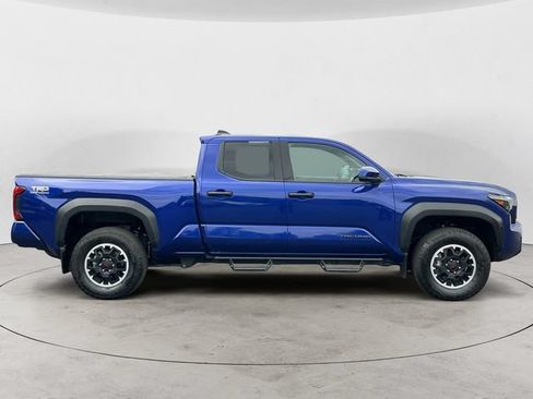 Used 2024 Toyota Tacoma TRD Off-Road AWD/4WD image 4