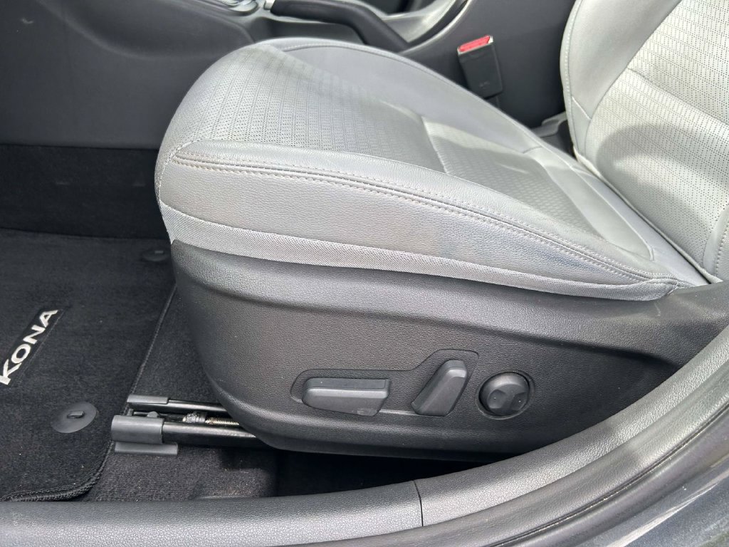 Used 2018 Hyundai Kona Limited FWD image 16