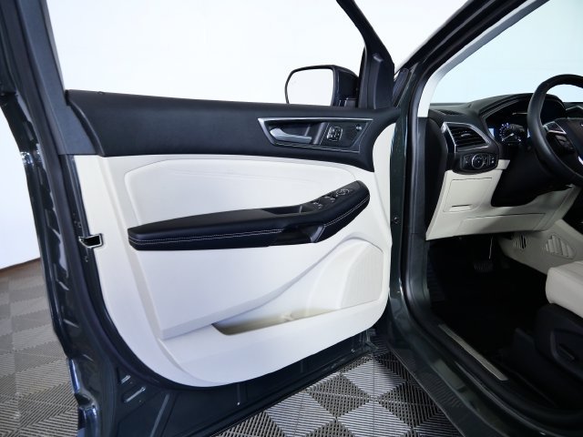 Certified 2024 Ford Edge Titanium AWD/4WD image 16