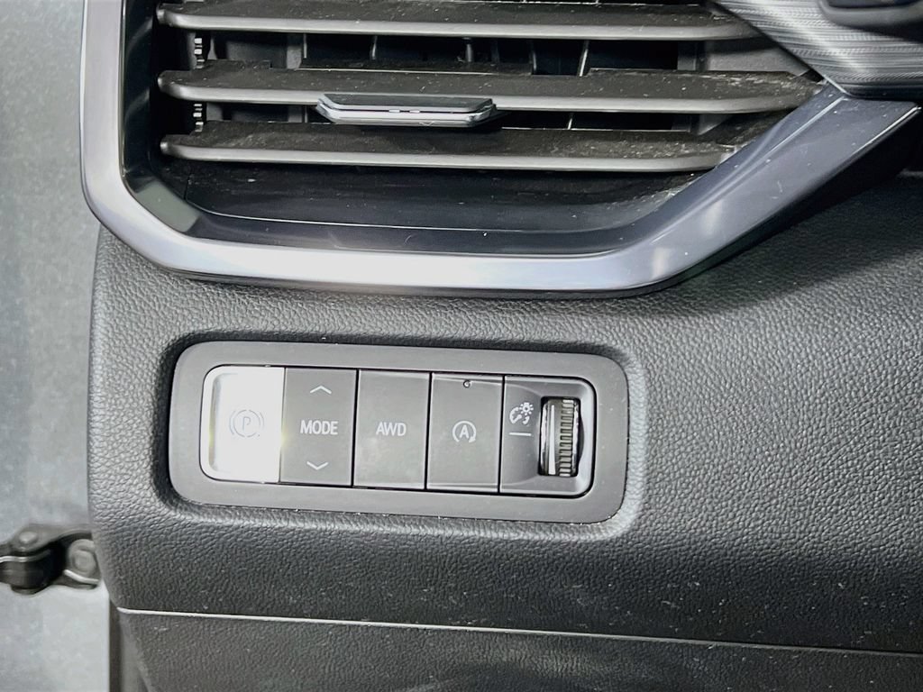 Certified 2025 GMC Acadia AT4 w/ Super Cruise Package AWD/4WD image 10