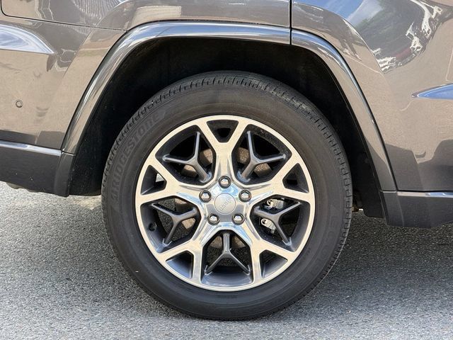 Used 2021 Jeep Grand Cherokee Overland AWD/4WD image 11