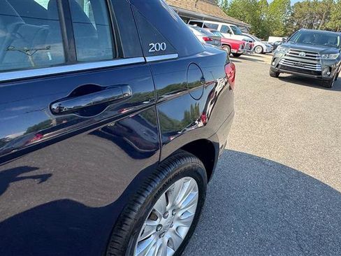 Used 2014 Chrysler 200 LX FWD image 16