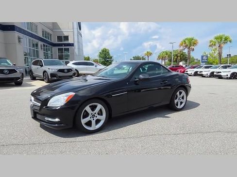 Used 2015 Mercedes-Benz SLK 250 w/ Premium Package image 34